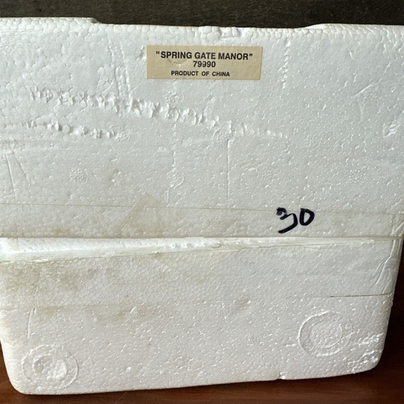 "Spring Gate Manor" Thomas Kinkade Lamplight Collection - Picture 7 of 7